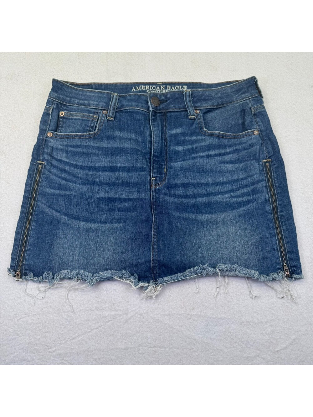 American Eagle Women’s Hi-Rise Mini Jean Skirt Size 14 Zippered Side Raw Hem